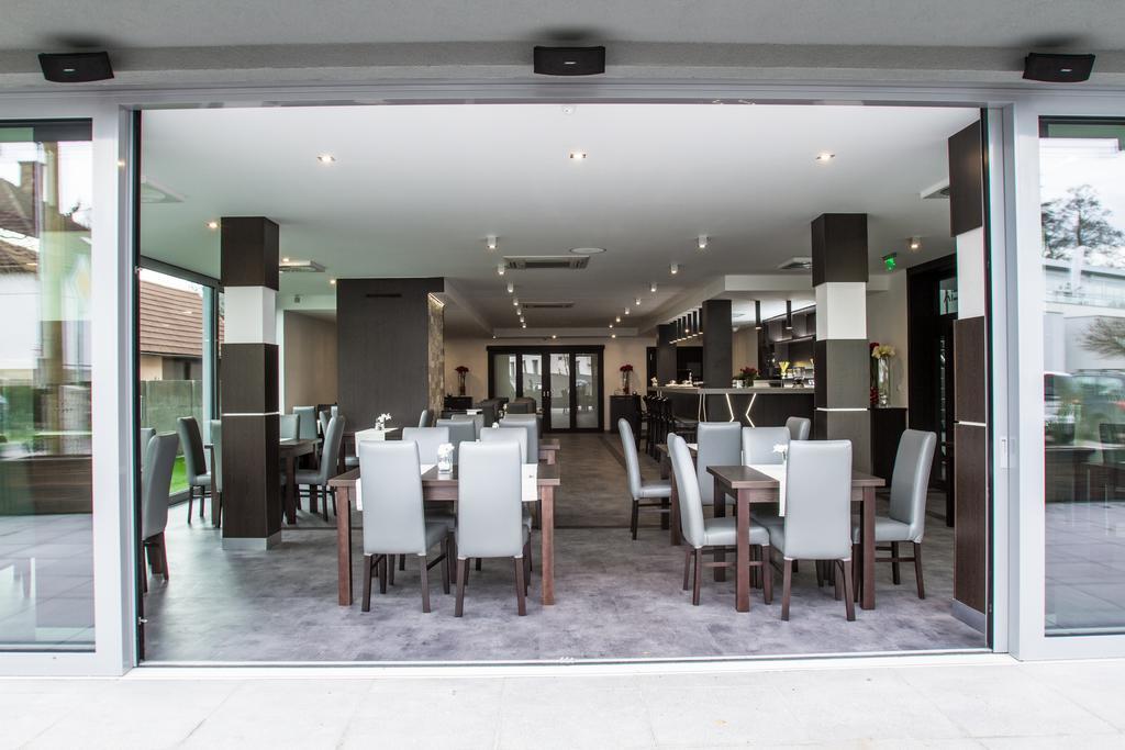 Guest House Frizzante Turcianske Teplice Bagian luar foto